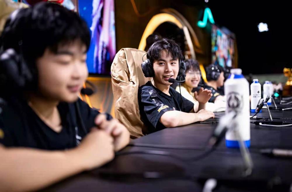 出脚更果断 出脚更果断